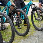 Elcyklar och cyklar för olika typer av cykling och behov